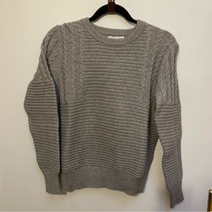 Cozy Grey Cableknit Sweater Size Small